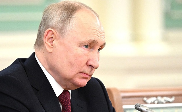 Президент России поприветствовал участников слета студотрядов в Казани