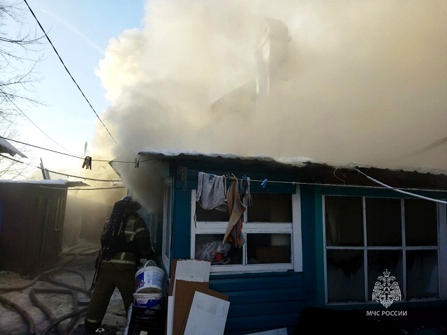 В Казани пожилой мужчина не смог выбраться из горящего дома и погиб