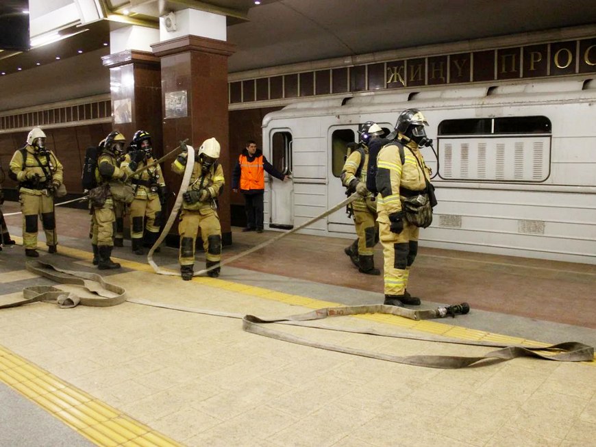 Казан метросында янгын сүндерү буенча планлы тактик өйрәнүләр узды