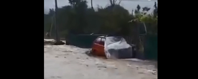 В Крыму из-за сильнейших ливней три реки вышли из своих берегов