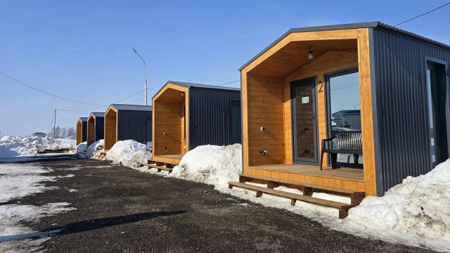 На трассе М7 в Татарстане открылись шесть новых уютных домиков для автотуристов