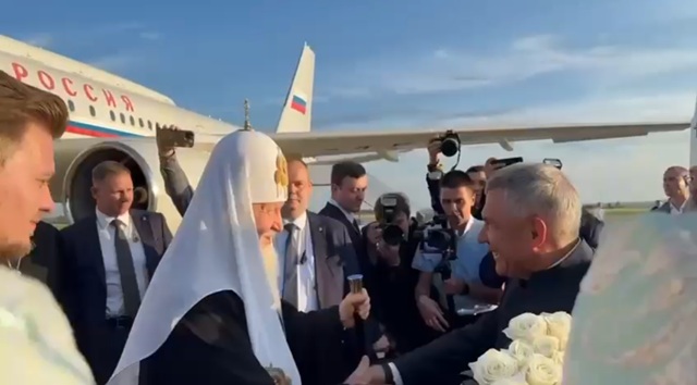 Патриарх Московский и всея Руси Кирилл прибыл в Казань, его лично встретил Рустам Минниханов