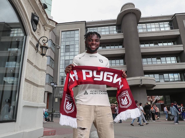 Шәһәр белән танышу: "Рубин"ның яңа уенчысы Иву Угочукву Казанның матур урыннарында булды