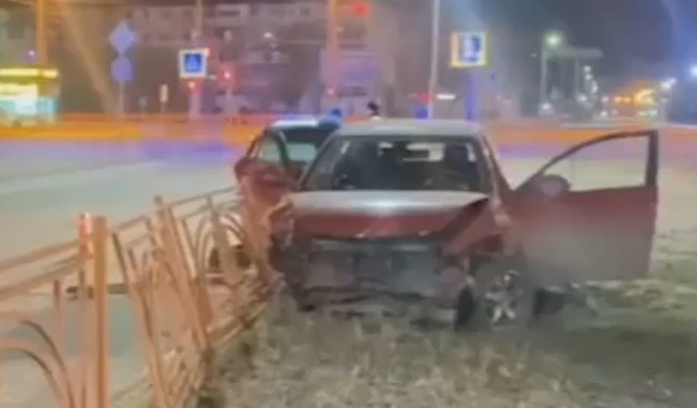 14-летний подросток угнал у матери машину и устроил погоню с полицией - видео