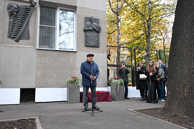 В Казани c участием Раиса Татарстана открыли мемориальную доску Усману Зиганшину