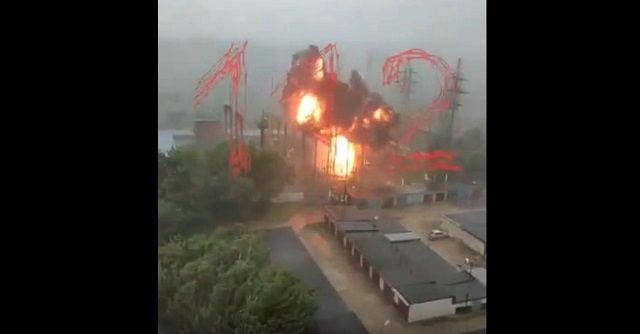 Разрушительные последствия мощного ливня в Москве сняли на видео