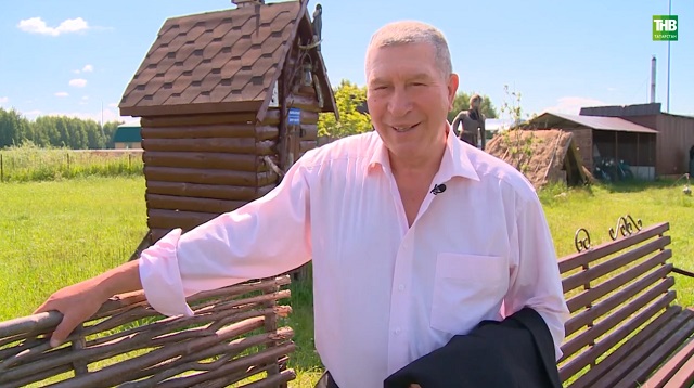 Әсхәт Хисмәт: "Теләгән кеше рәхәтләнеп авылда да яши ала"