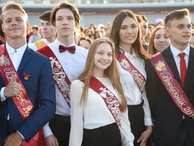 Награждение лучших учеников и педагогов прошло в Заинске