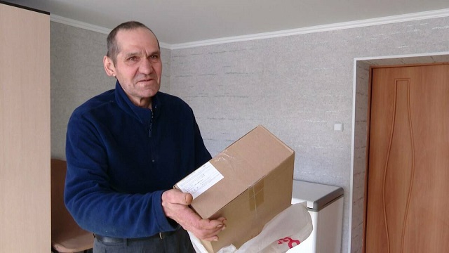 Пенсионер из Альметьевска готовит сотни порций каши для бойцов СВО