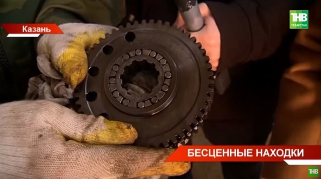 Бесценные находки: фрагменты легендарного самолёта «ПЕ-2» привезли в Казань