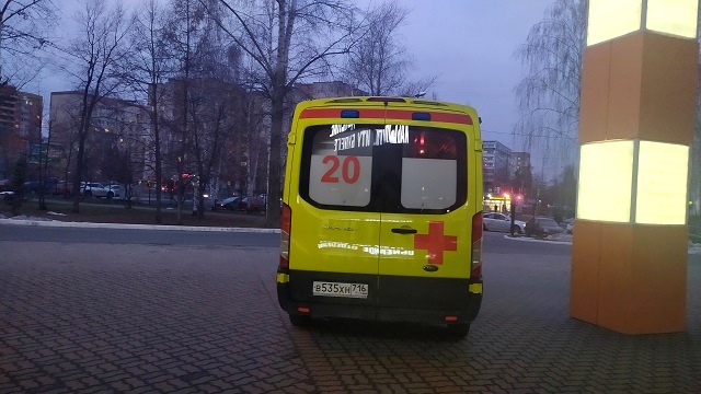 В Казани выпавшей из окна восьмого этажа девушке удалось выжить