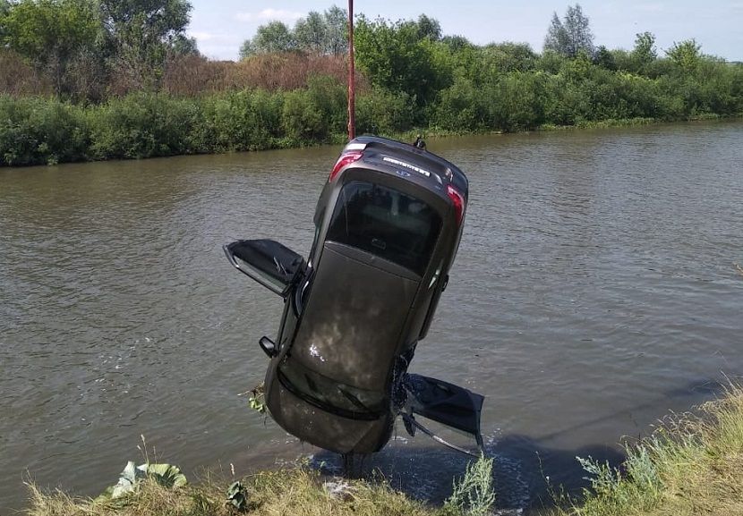 В Татарстане нашли тело мужчины в затонувшей машине