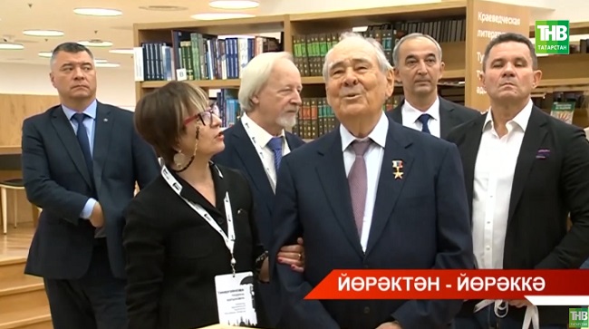 Минтимер Шәймиев Республика Милли китапханәсенә шәхси фондыннан 4 мең китап тапшырды