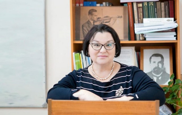 Минниханов удостоил профессора КФУ Титову звания «Заслуженный работник высшей школы РТ»