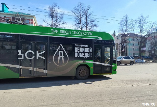 В Казани на линию вышли автобусы с символикой в честь Дня Победы