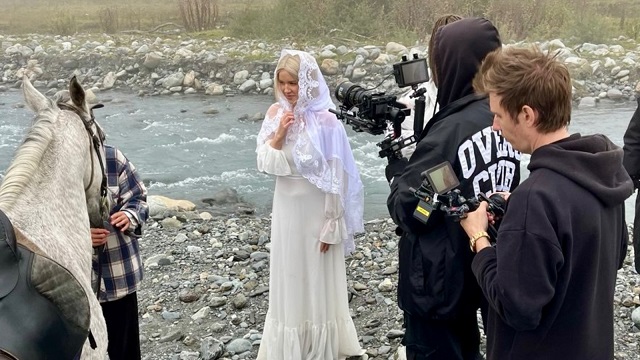 Блогер из РТ приняла участие в съемках клипа, где повторили путь Сергея Бодрова