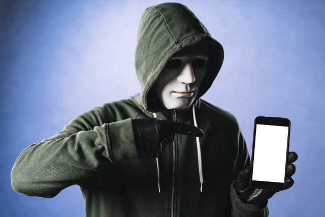 «Начальник» в чате просит код: новая схема мошенников для доступа к «Госуслугам»