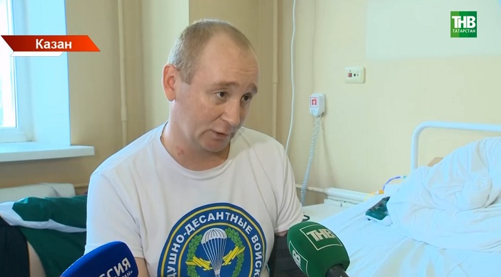 Татарстан табиблары СВО хәрбие йөрәген туктатмыйча 4 ай йөргән тимер кыйпылчыгын алган