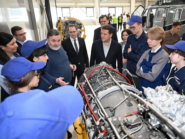 Настоящие вертолеты и 38 профессий: как казанские школьники осваивают авиационное дело