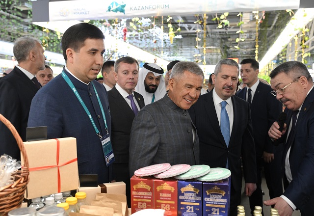 Минниханов открыл международную халяль-ярмарку Kazan Halal Market