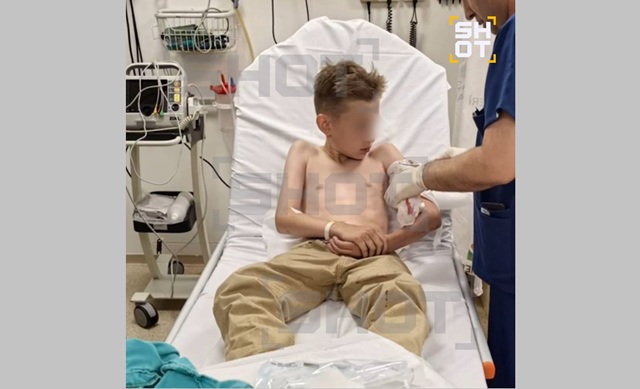 В Турции госпитализировали ребенка из Татарстана, которому разрезало кожу и мышцы до кости