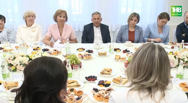 Рөстәм Миңнеханов "Возрождение" тернәкләнү үзәгендә булды