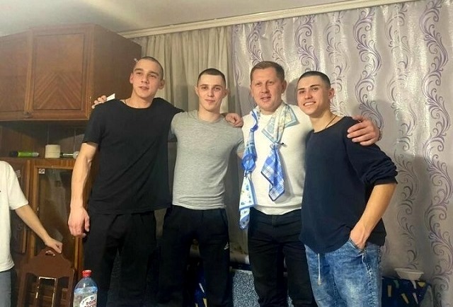 Молодые артисты Мензелинского драмтеатра пополнили ряды российской армии