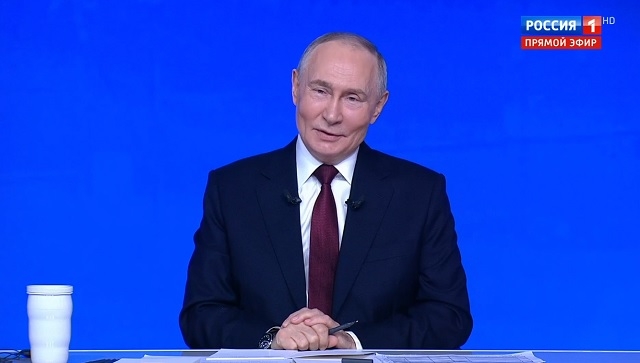 Путин: я не слежу за выступлениями Зеленского с передовой, он же артист