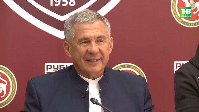 "Рубин" яңа сезонга әзерләнә: Рөстәм Миңнеханов футболчылар белән очрашты