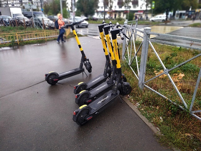 Власти Набережных Челнов заявили об отсутствии инфраструктуры для электросамокатов