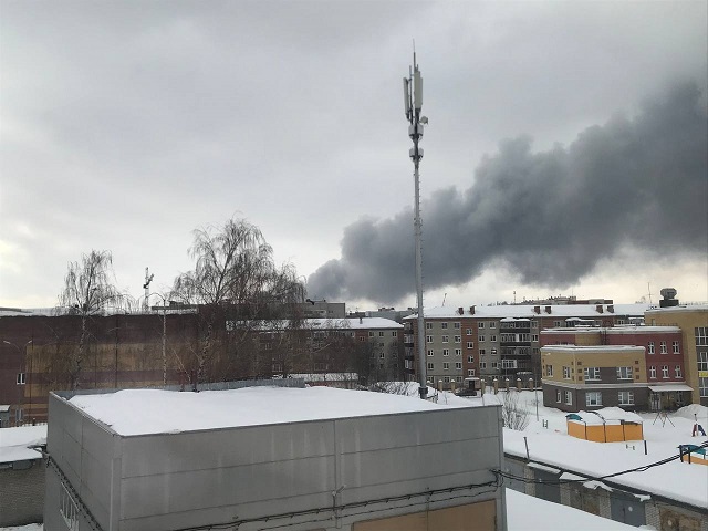 Жители Казани сообщают о сильном задымлении в Кировском районе города