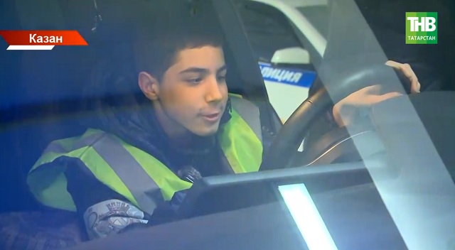 «Теләкләр чыршысы»: Рөстәм Миңнеханов 14 яшьлек Эмирның хыялын тормышка ашырды