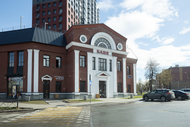 Тропические души и кедровая купель: баню 1949 года восстановили в Дербышках