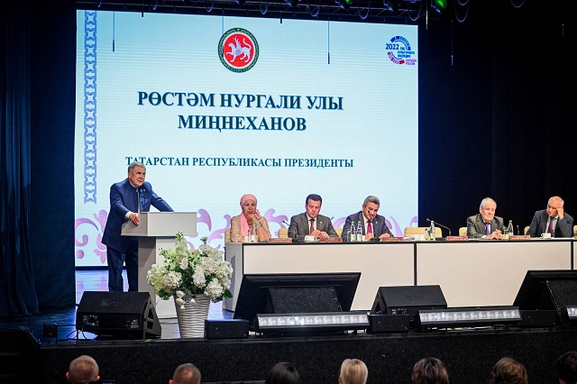 Минниханов: любовь к родному языку закладывается в семье