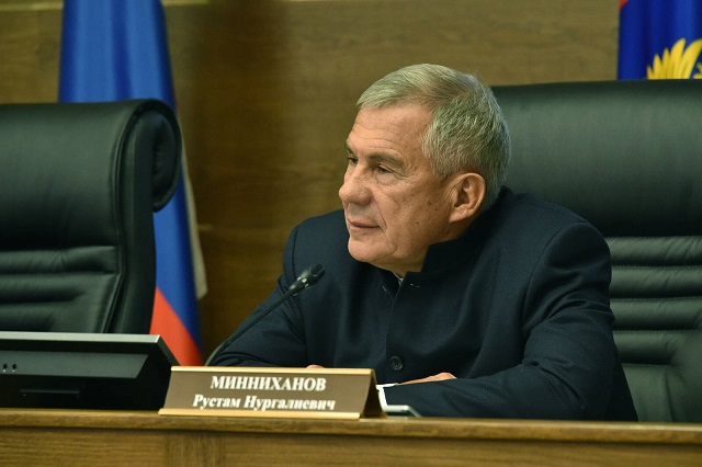 Айзатуллин доложил Минниханову о реализации нацпроекта «Образование»