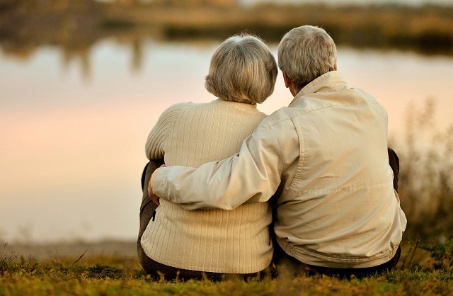 Власти Казани постановили выплатить по 25 000 ₽ супругам, отметившим коронную свадьбу