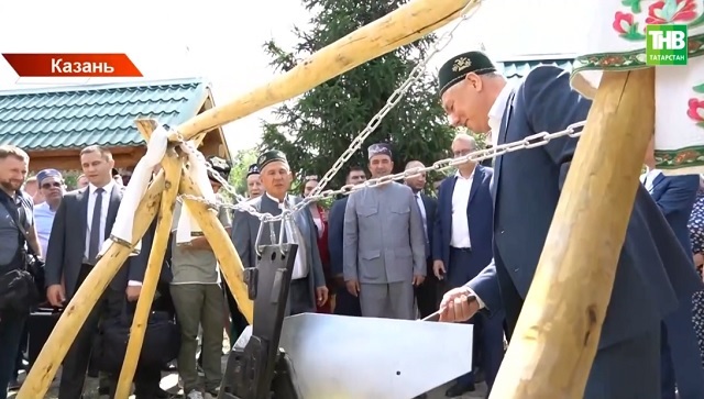 Сабантуй в Дербышках: с кем состязался Минниханов и за что поблагодарил татарстанцев Хуснуллин