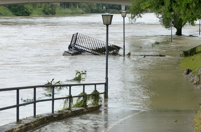 Опасные погодные явления ожидаются в пяти округах РФ, включая Поволжье