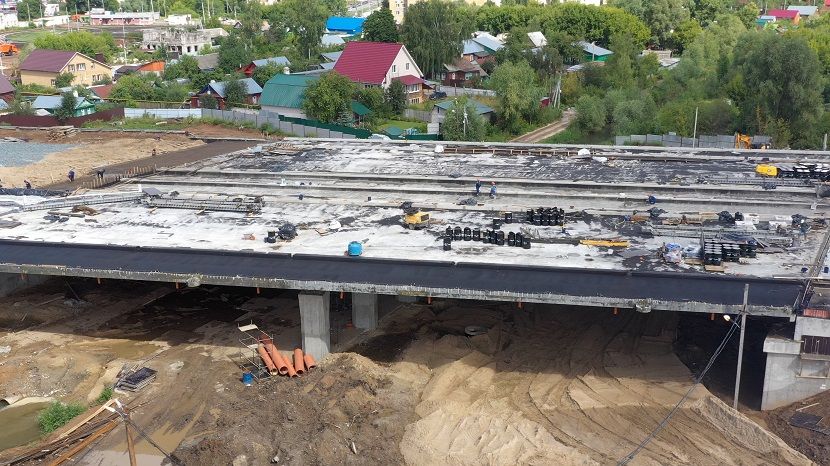 На Большом Казанском кольце строят дорогу под мостом через Монастырскую протоку