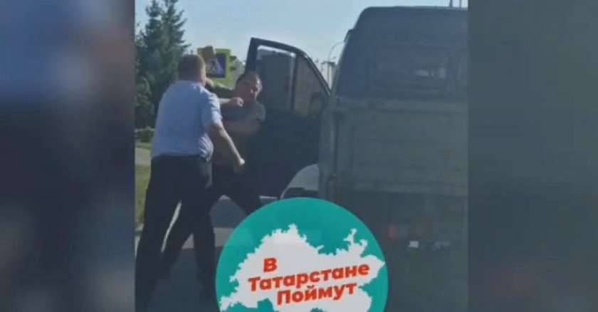 Кулачный бой: в Челнах сняли на видео драку разъяренных автомобилистов