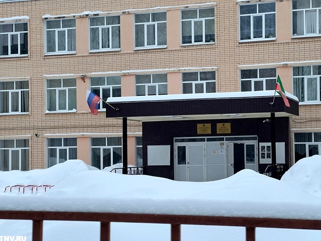 Дети в укрытиях: в Казани школы перевели в защитный режим из-за угрозы БПЛА