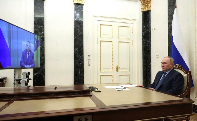 Владимир Путин отметил рост некоторых экономических показателей в Ярославской области