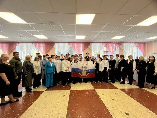 Ученики двух школ Набережных Челнов собрали помощь для бойцов СВО