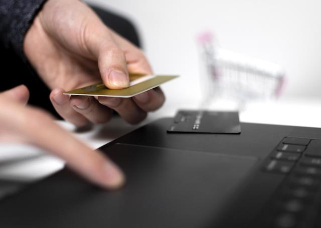 Стало известно, как распознать человека, попавшего под влияние мошенников