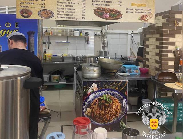 Кафе «Учкудук» в Набережных Челнах закрыли из-за антисанитарии и просрочки