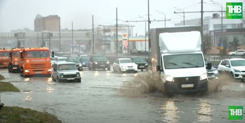 В Казани «плывет» Южная трасса - видео