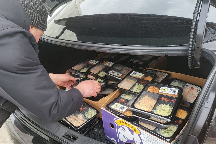 Казанның “Ярдәм” мәчетендә беренче ифтар-бокслар өләштеләр