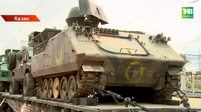 Казанда СВО зонасында кулга төшерелгән чит ил хәрби техникасын күрсәттеләр