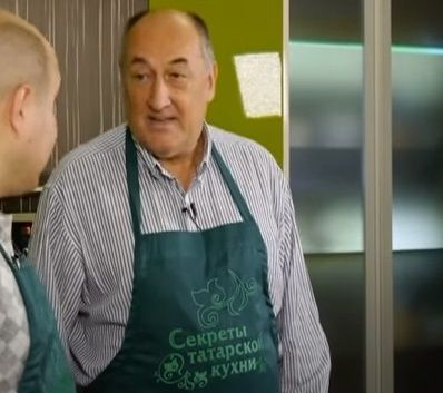 Как Борис Клюев учился в Казани готовить эчпочмаки - видео