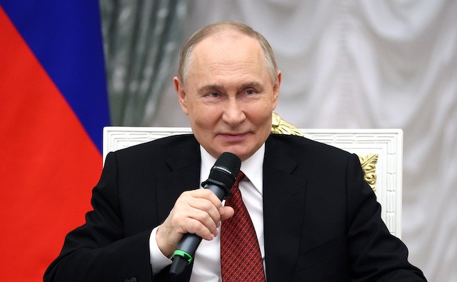 Владимир Путин поддержал идею обязательного ЕГЭ по истории